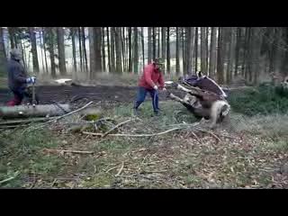 kleiner Holzrücke-Unfall